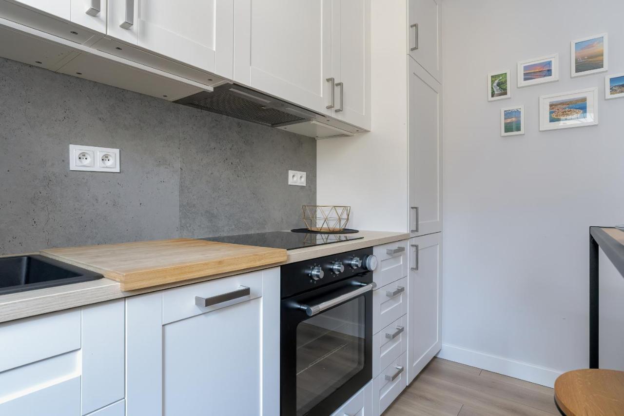 Stylish & Comfy Garbary Apartments With Parking By Noclegi Renters 포즈난 외부 사진