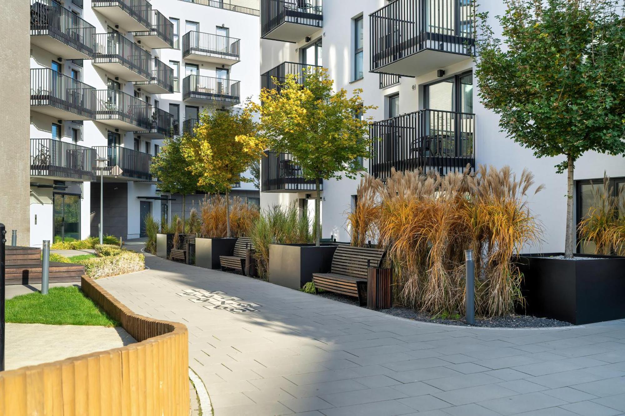 Stylish & Comfy Garbary Apartments With Parking By Noclegi Renters 포즈난 외부 사진